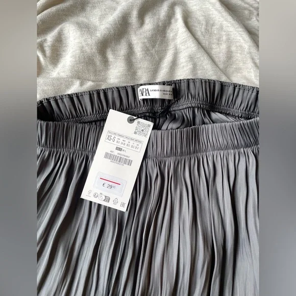 NWT Zara pleated skirt - Picture 5 of 9